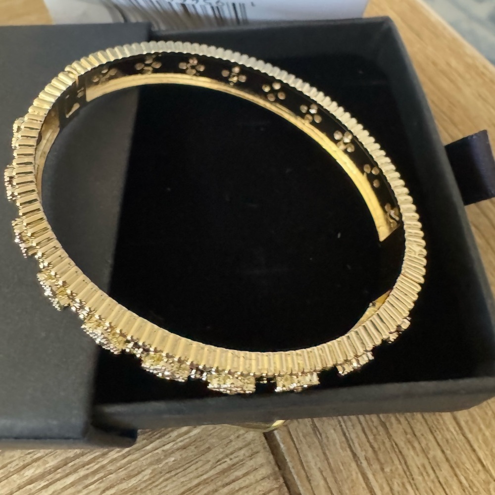 Perlee Four Leaf Clover Bangle Bracelet gold Finish - Picture 5 of 8